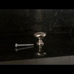 Cabinet knobs